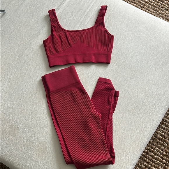Red Ribbed workout set size medium - Picture 2 of 4